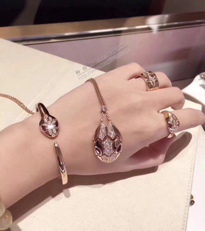 Bvlgari飾品 寶格麗蛇寶石亞金手鐲  zgbq3138
